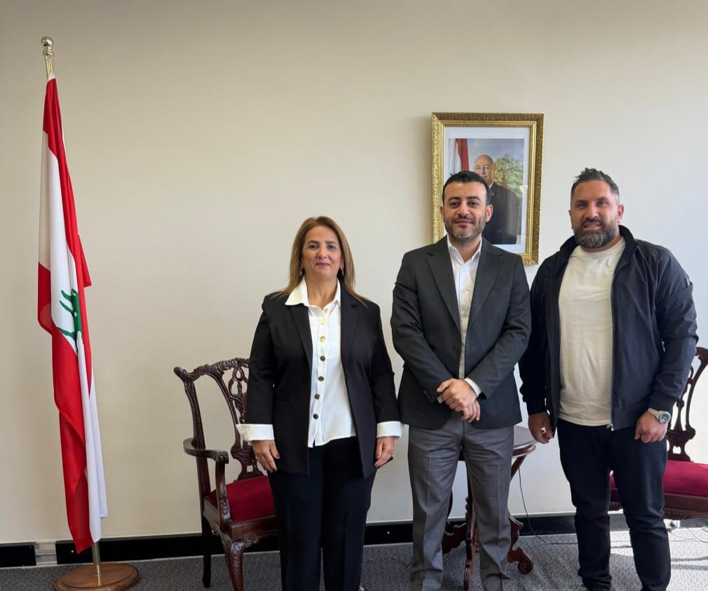 فاطمة بدرة تلتقي القنصل العام اللبناني في ملبورن وتعرّفه برسالة الجمعية وأنشطتها